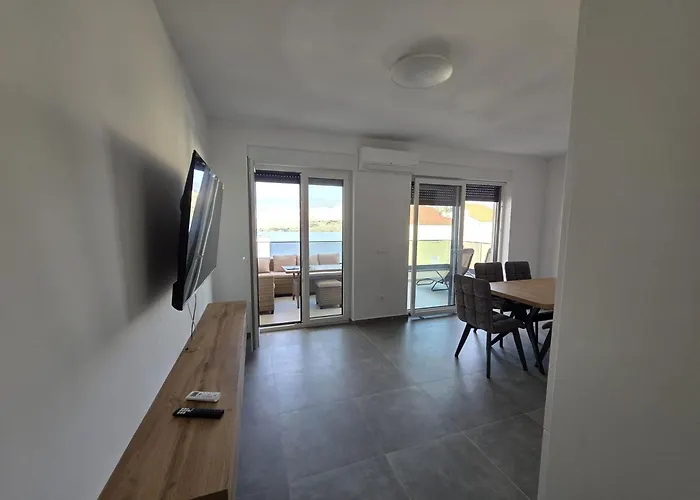 Apartment Naranda Pag Town